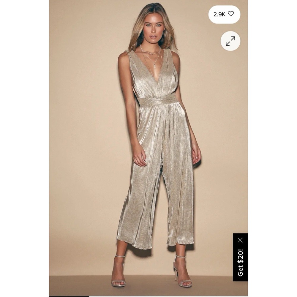 Lulu's Turn Up Silver Metallic Pleated Deep V Culotte‎ Jumpsuit Romper Small